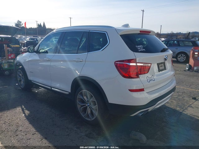 2015 BMW X3 5UXWX9C56F0D61535 Photo 2