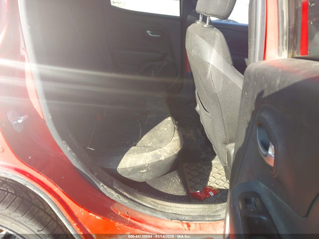 2022 JEEP RENEGADE ZACNJDB1XNPN86463 Photo 7