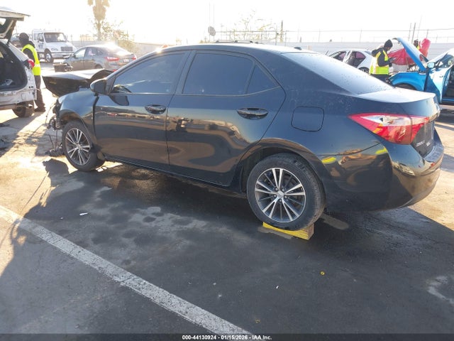 2017 TOYOTA COROLLA 5YFBURHEXHP603962 Photo 2