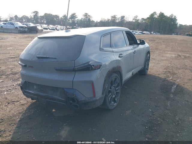 5YM33CS06S9055545 BMW Xm Label Red