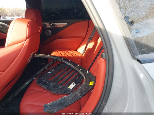 5YM33CS06S9055545 BMW Xm Label Red