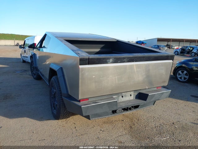 2024 TESLA CYBERTRUCK 7G2CEHEE2RA042437 Photo 2