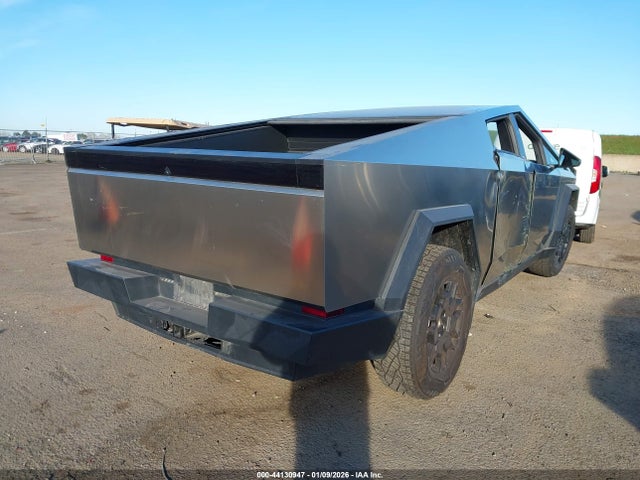 2024 TESLA CYBERTRUCK 7G2CEHEE2RA042437 Photo 3