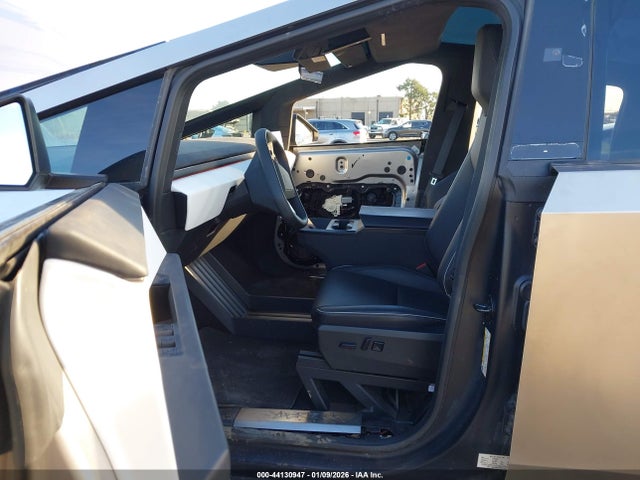 2024 TESLA CYBERTRUCK 7G2CEHEE2RA042437 Photo 4