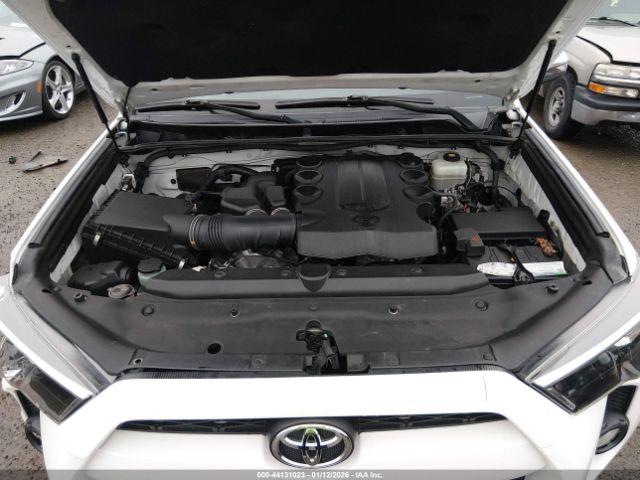 2018 TOYOTA 4RUNNER JTEBU5JR2J5606620 Photo 9