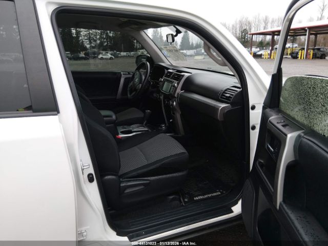 2018 TOYOTA 4RUNNER JTEBU5JR2J5606620 Photo 4