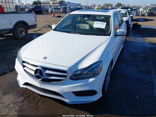 Mercedes-Benz E 350 2014 WDDHF5KB1EB061940 Image 2