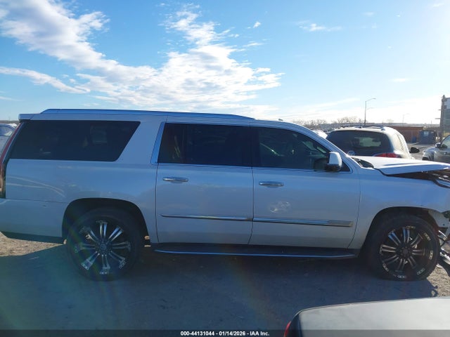 Продажа на аукционе авто 2016 Cadillac Escalade Esv Premium Collection, vin: 1GYS4JKJ3GR276911, номер лота: 44131044