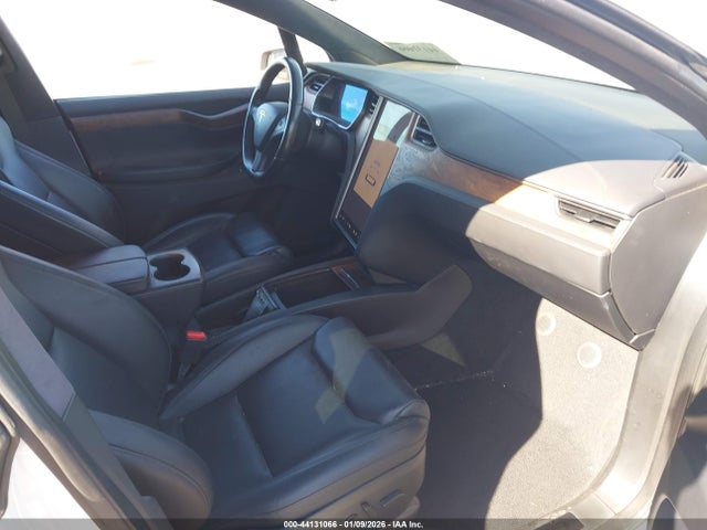 2021 TESLA MODEL X 5YJXCDE28MF322884 Photo 4