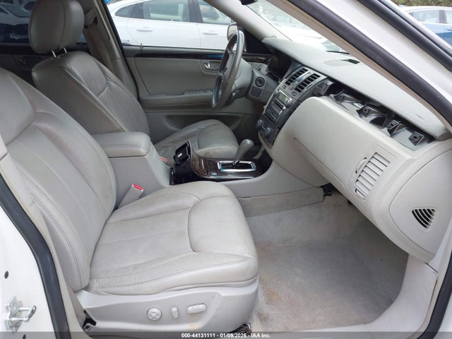 2010 CADILLAC DTS 1G6KD5EY5AU120155 Photo 4