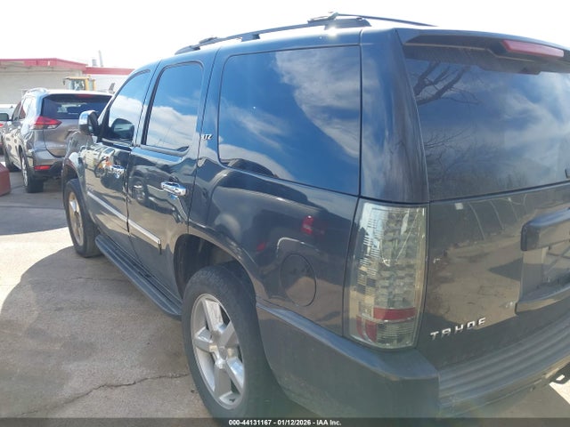 2011 CHEVROLET TAHOE 1GNSCCE03BR132301 Photo 2