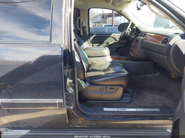 2011 CHEVROLET TAHOE 1GNSCCE03BR132301 Photo 4