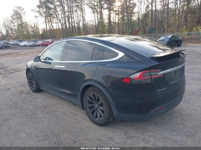 2018 TESLA MODEL X 5YJXCDE27JF125281 Photo 2