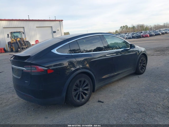 2018 TESLA MODEL X 5YJXCDE27JF125281 Photo 3