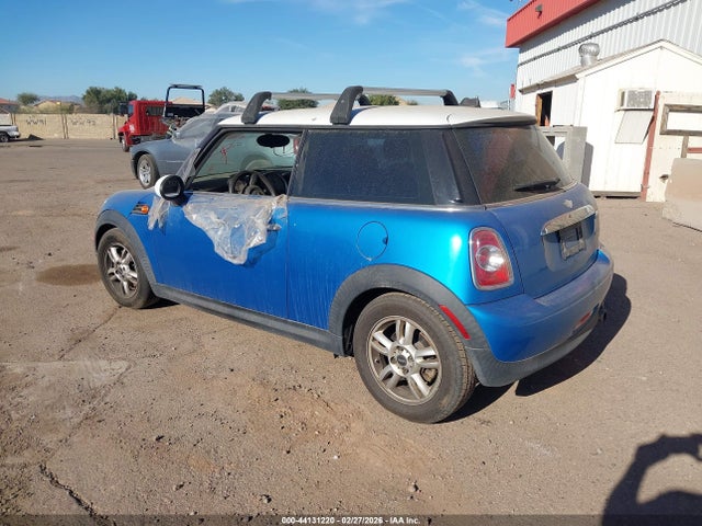 2012 MINI COOPER WMWSU3C59CT185459 Photo 2