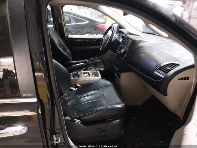 2013 Chrysler Town & Country Touring-l მანქანა იყიდება აუქციონზე, vin: 2C4RC1CG7DR590223, აუქციონის ნომერი: 44131258