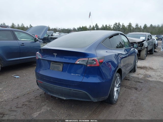 2024 TESLA MODEL Y 7SAYGDEE2RA269447 Photo 3