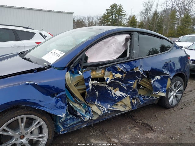 2024 TESLA MODEL Y 7SAYGDEE2RA269447 Photo 5