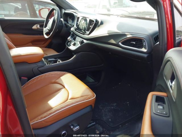 2024 CHRYSLER PACIFICA HYBRID 2C4RC1N75RR188544 Photo 4