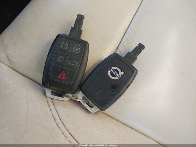 2013 VOLVO C70 YV1672MC0DJ143451 Photo 10