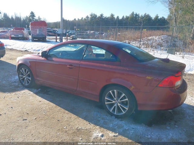 2013 VOLVO C70 YV1672MC0DJ143451 Photo 2