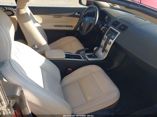 2013 VOLVO C70 YV1672MC0DJ143451 Photo 4