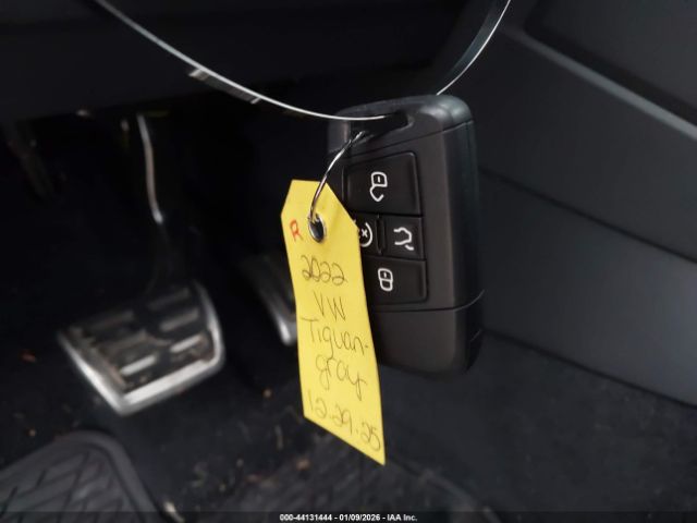 2022 VOLKSWAGEN TIGUAN 3VV8B7AX3NM000467 Photo 10