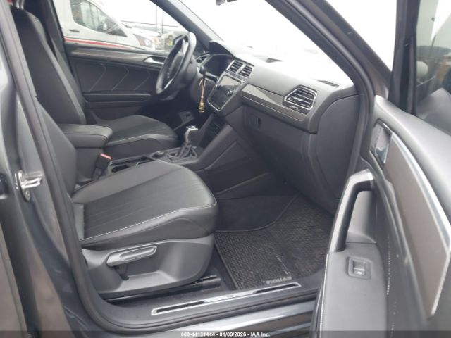 2022 VOLKSWAGEN TIGUAN 3VV8B7AX3NM000467 Photo 4