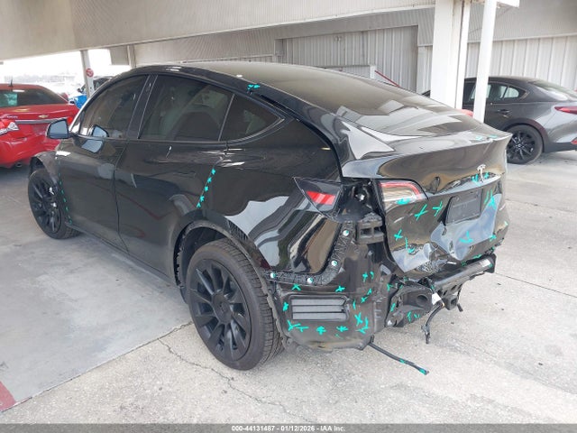 2021 TESLA MODEL Y 5YJYGDEE0MF246970 Photo 2