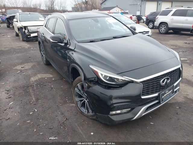 2018 INFINITI QX30 SJKCH5CR2JA043275