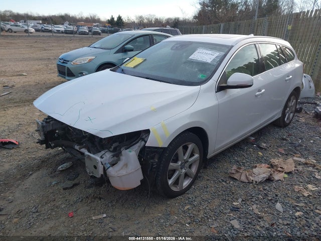 2017 VOLVO V60 YV140MEM7H1361357 Photo 1