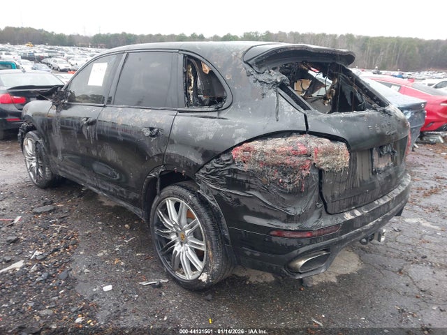 44131561 :رقم المزاد ، WP1AA2A27JKA06962 vin ، 2018 Porsche Cayenne Platinum Edition مزاد بيع