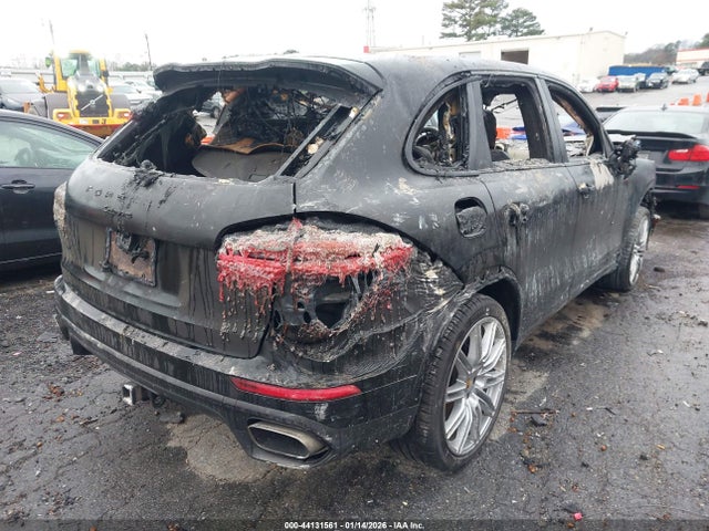 44131561 :رقم المزاد ، WP1AA2A27JKA06962 vin ، 2018 Porsche Cayenne Platinum Edition مزاد بيع