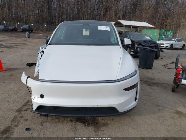 7SAYGDEE8TA456828 Tesla Model Y Long Range Launch Series/premium All-wheel Drive