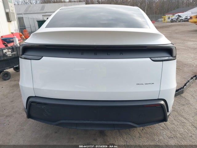 7SAYGDEE8TA456828 Tesla Model Y Long Range Launch Series/premium All-wheel Drive