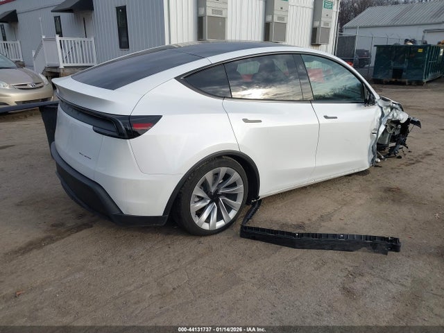 2026 TESLA MODEL Y 7SAYGDEE8TA456828 Photo 3