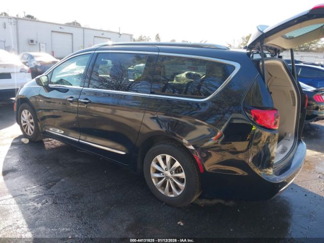 2020 CHRYSLER PACIFICA 2C4RC1BG0LR176393 Photo 2