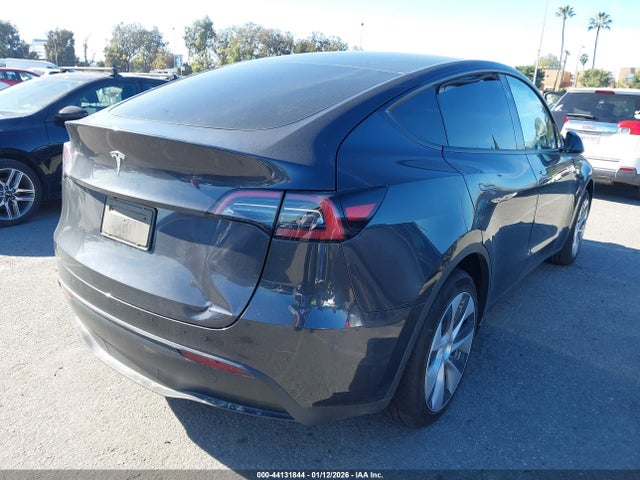 2024 TESLA MODEL Y 7SAYGDEDXRF053162 Photo 3