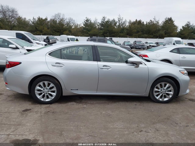 2013 Lexus Es 300h მანქანა იყიდება აუქციონზე, vin: JTHBW1GG1D2028124, აუქციონის ნომერი: 44131878