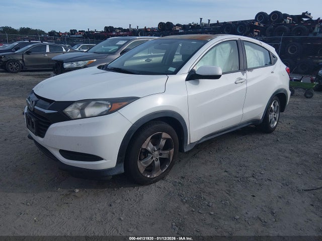 Honda HR-V LX 2017 3CZRU5H35HM720680 Image 2