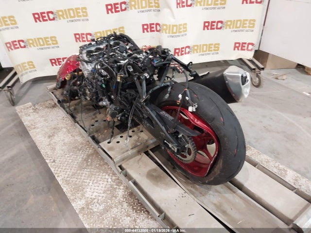 44132005 :رقم المزاد ، JS1DM11H5S7100678 vin ، 2025 Suzuki Gsx-r1000 R مزاد بيع