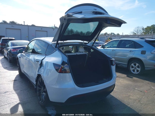 2023 TESLA MODEL Y 7SAYGDEF6PF665311 Photo 2