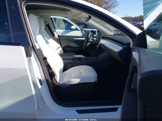 2023 TESLA MODEL Y 7SAYGDEF6PF665311 Photo 4