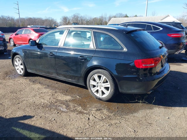 2011 AUDI A4 WAUSFAFL3BA017934 Photo 2
