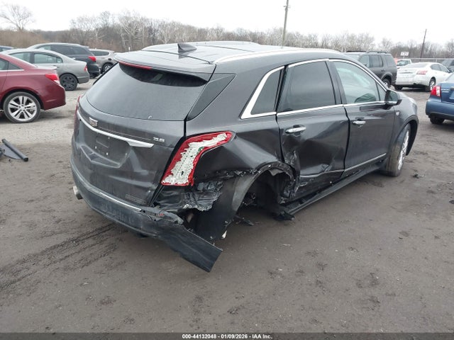 44132048 :رقم المزاد ، 1GYKNCRSXHZ101452 vin ، 2017 Cadillac Xt5 Premium Luxury مزاد بيع