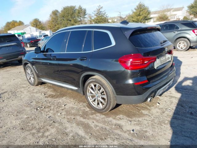 2018 BMW X3 5UXTR9C5XJLC74743 Photo 2