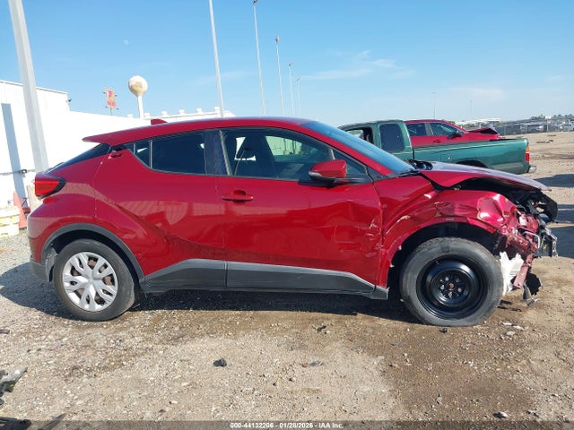 JTNKHMBX6K1047481 Toyota C-HR LE