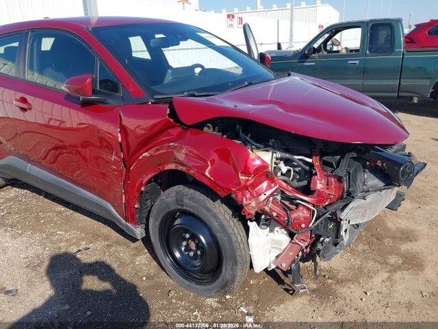 JTNKHMBX6K1047481 Toyota C-HR LE