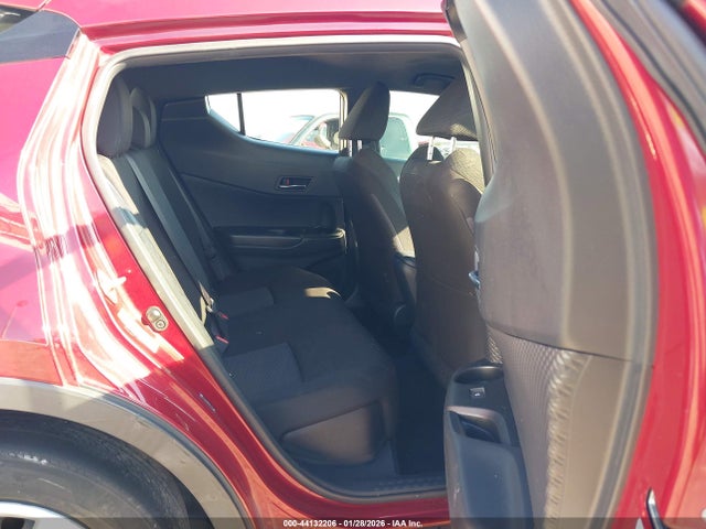 JTNKHMBX6K1047481 Toyota C-HR LE