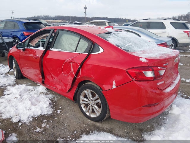 2019 CHEVROLET CRUZE 1G1BE5SM7K7111770 Photo 2